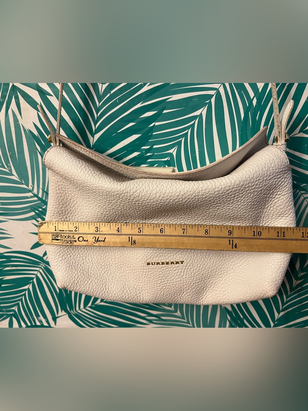 Burberry Leah hobo white pebble leather shoulder bag crossbody gold hardware - Picture 16 of 16